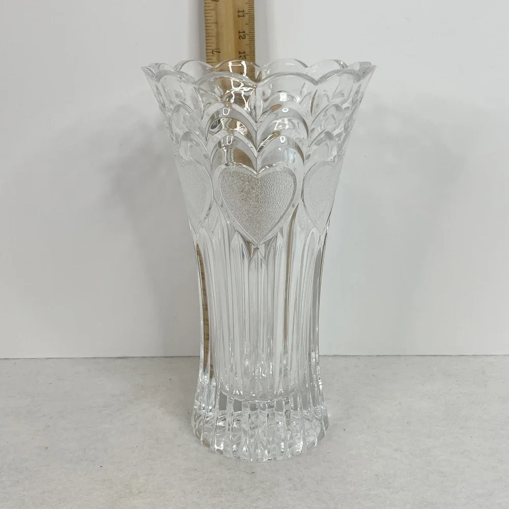 FTD 24% Lead Crystal Hearts Ribbed Vase Love Roses Vintage Retro 7